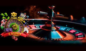kyat77 Live Casino Baccarat Dealer ကစားသမားနှင့် တိုက်ရိုက် ကစားနေခြင်း